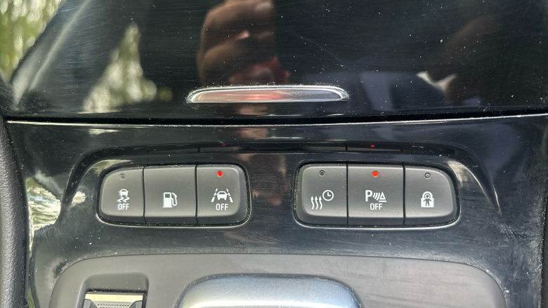 Vauxhall Grandland X 1.6 Hybrid4 300 Business Ed Nav Premium 5dr Auto Hatchback